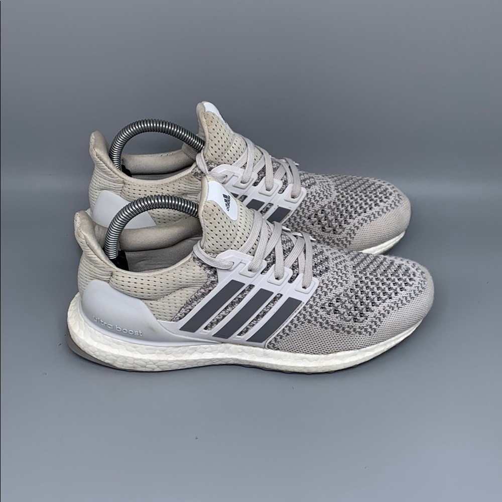 Adidas Ultraboost 1.0 Grey Silver White Running Shoes HQ4205 Women's Sz 7.5